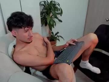 dimitri_targaryen from Chaturbate