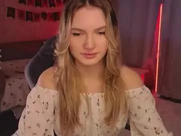 evilyn_next_door from Chaturbate is Freechat