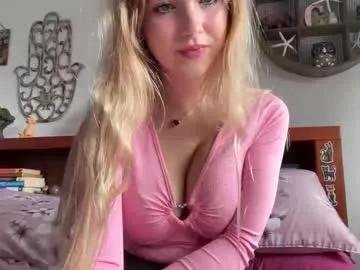 kittengirlxo from Chaturbate