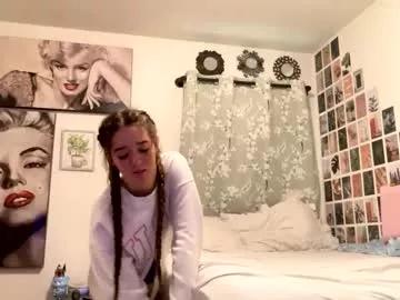 kylieexoxoxo2432 from Chaturbate is Freechat