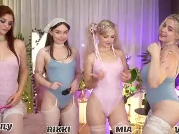 Mad beauty - checkout our excited streamers as they tease to their beloved melodies and slowly squirt for enjoyment to appease your wildest wishes.