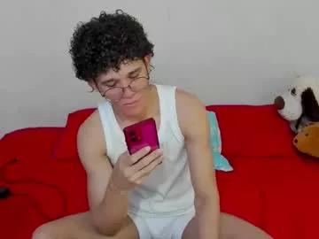 tom_blue10 from Chaturbate is Freechat