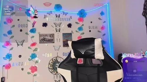Mad beauty - checkout our excited streamers as they tease to their beloved melodies and slowly squirt for enjoyment to appease your wildest wishes.
