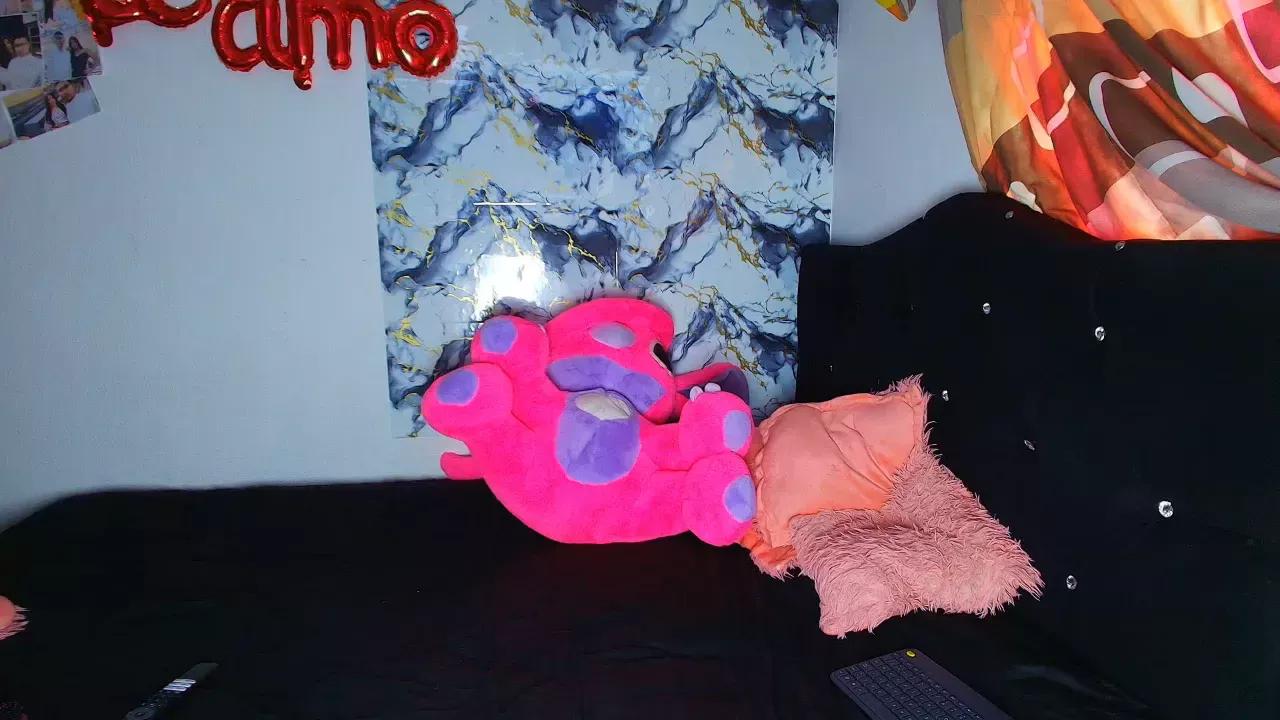 Mad beauty - checkout our excited streamers as they tease to their beloved melodies and slowly squirt for enjoyment to appease your wildest wishes.