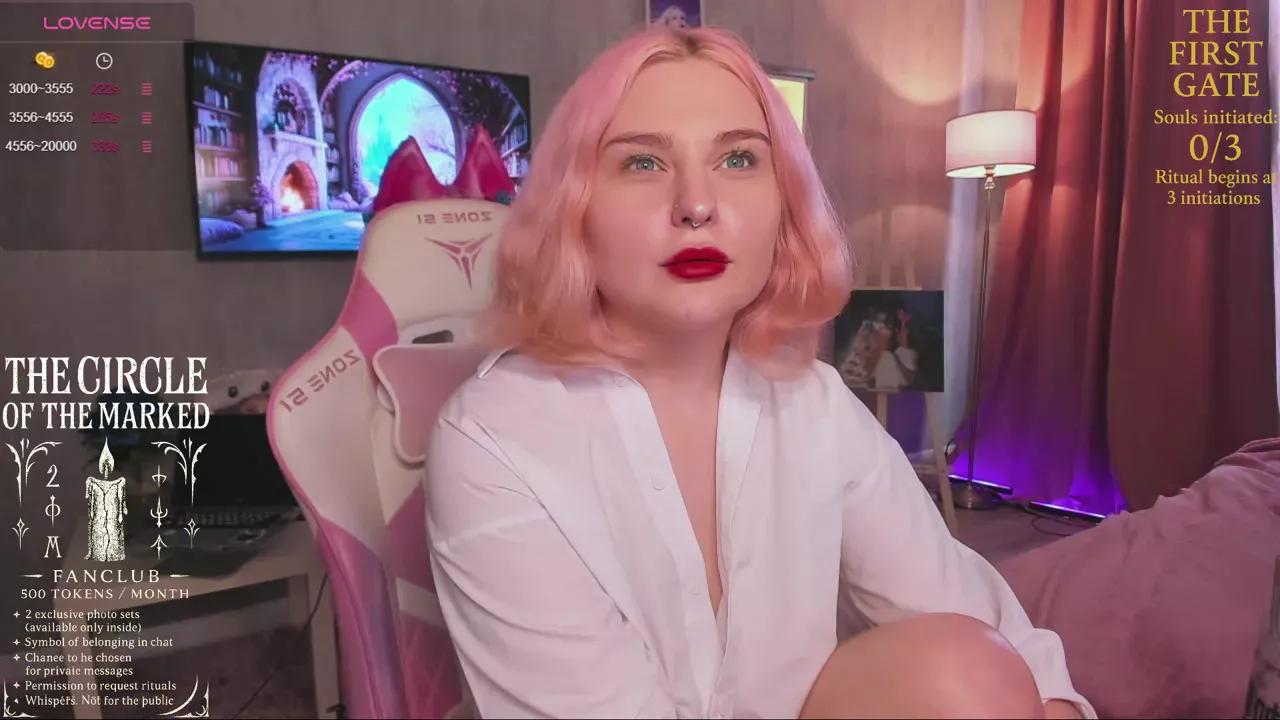 Mad beauty - checkout our excited streamers as they tease to their beloved melodies and slowly squirt for enjoyment to appease your wildest wishes.