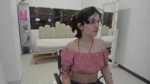 annyrosee from Cherry is Freechat