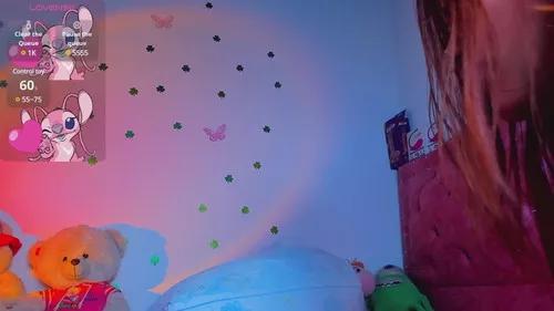 Mad beauty - checkout our excited streamers as they tease to their beloved melodies and slowly squirt for enjoyment to appease your wildest wishes.