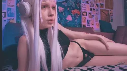 Mad beauty - checkout our excited streamers as they tease to their beloved melodies and slowly squirt for enjoyment to appease your wildest wishes.