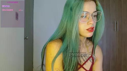 Mad beauty - checkout our excited streamers as they tease to their beloved melodies and slowly squirt for enjoyment to appease your wildest wishes.