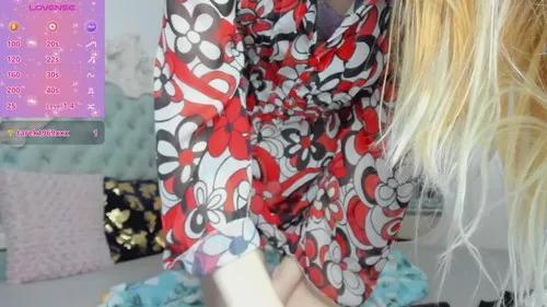 Mad beauty - checkout our excited streamers as they tease to their beloved melodies and slowly squirt for enjoyment to appease your wildest wishes.