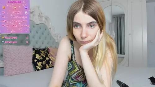 Mad beauty - checkout our excited streamers as they tease to their beloved melodies and slowly squirt for enjoyment to appease your wildest wishes.