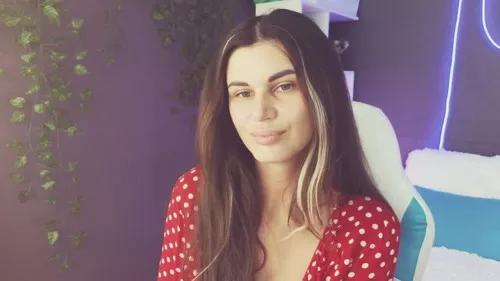 Photos of emilyreal from Cherry is Freechat