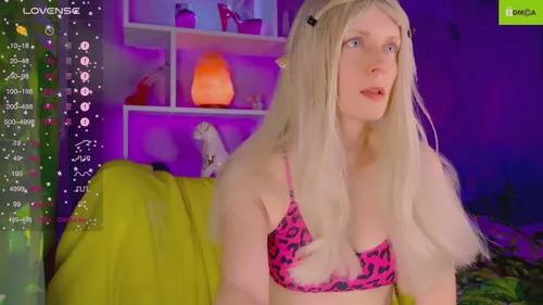 Mad beauty - checkout our excited streamers as they tease to their beloved melodies and slowly squirt for enjoyment to appease your wildest wishes.