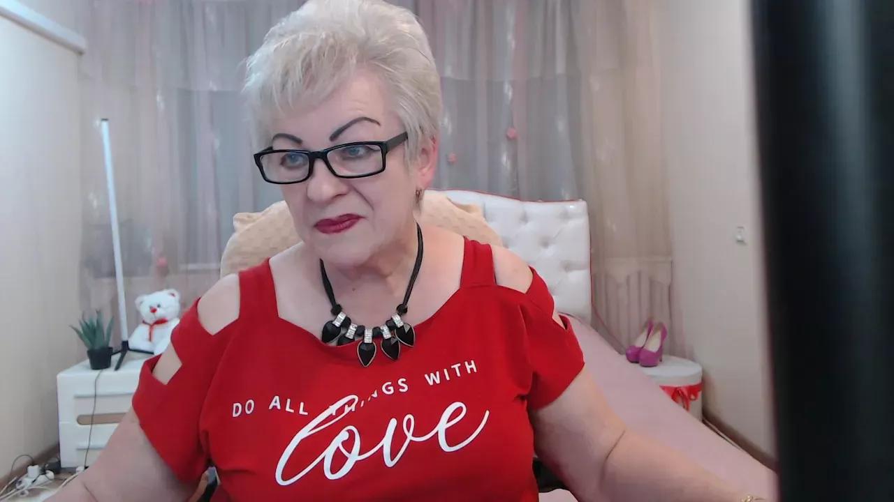 Photos of kaylesmoll from Cherry is Freechat