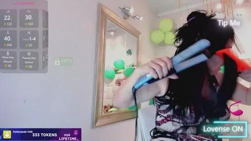 Mad beauty - checkout our excited streamers as they tease to their beloved melodies and slowly squirt for enjoyment to appease your wildest wishes.