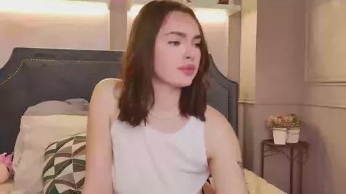 laurabrigs from Cherry is Freechat