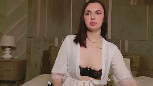 laurabrigs from Cherry is Freechat