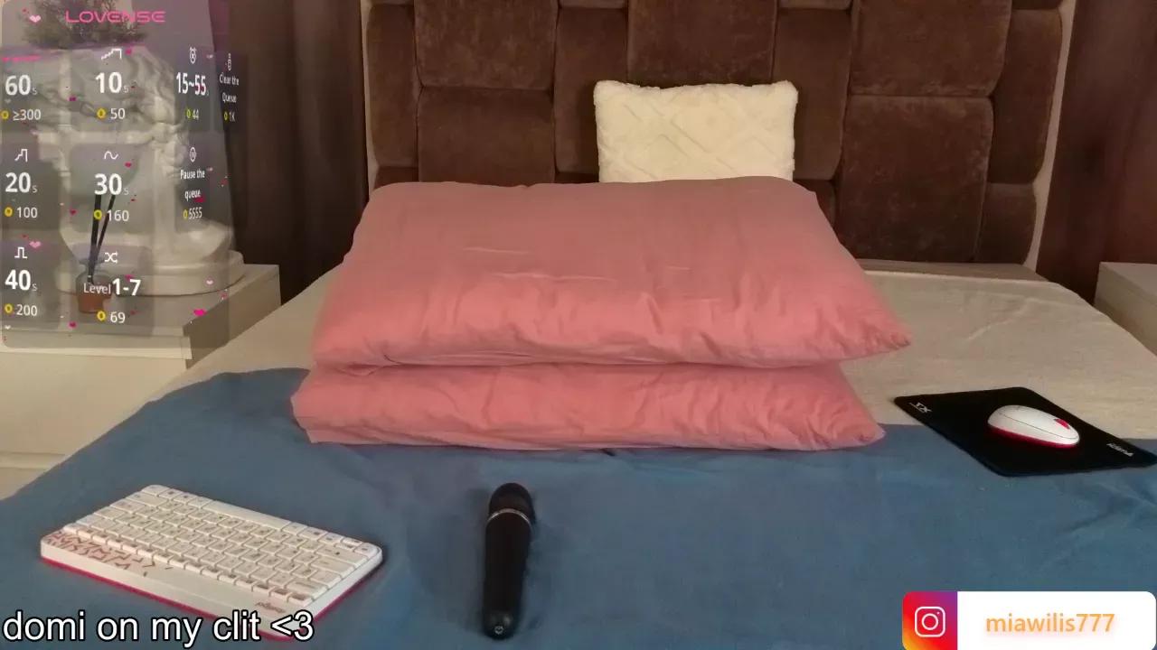 miawillis from Cherry is Freechat