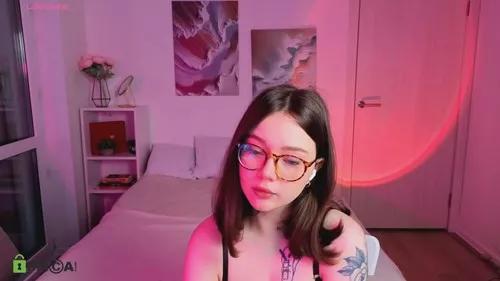 Photos of millymillton from Cherry is Freechat