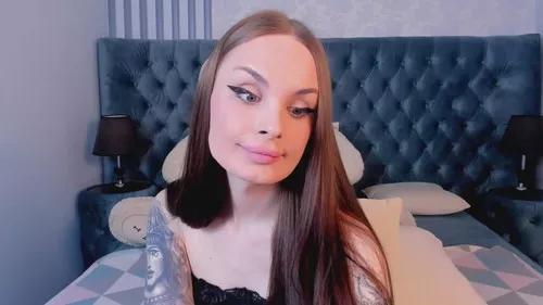 naughtylorra from Cherry is Freechat