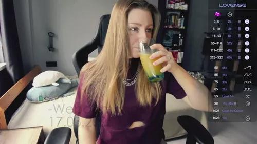 Mad beauty - checkout our excited streamers as they tease to their beloved melodies and slowly squirt for enjoyment to appease your wildest wishes.