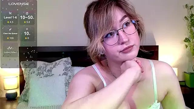 _AlexaFlowers_ from StripChat is Freechat
