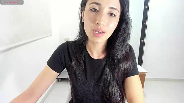 _arianna_hot22 from StripChat is Freechat