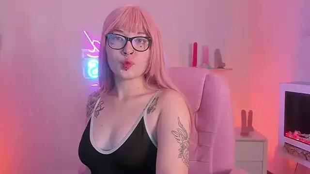 Mad beauty - checkout our excited streamers as they tease to their beloved melodies and slowly squirt for enjoyment to appease your wildest wishes.