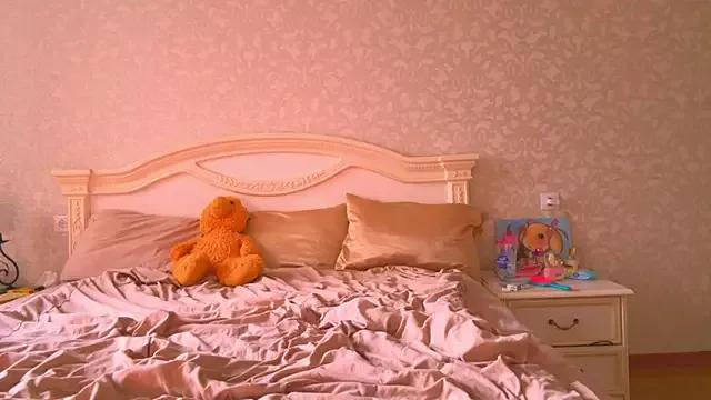 Mad beauty - checkout our excited streamers as they tease to their beloved melodies and slowly squirt for enjoyment to appease your wildest wishes.