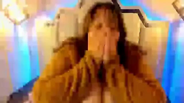 _Emily_rosee_ from StripChat is Freechat