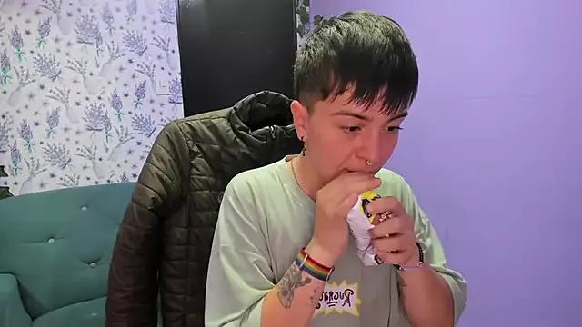 Mad beauty - checkout our excited streamers as they tease to their beloved melodies and slowly squirt for enjoyment to appease your wildest wishes.