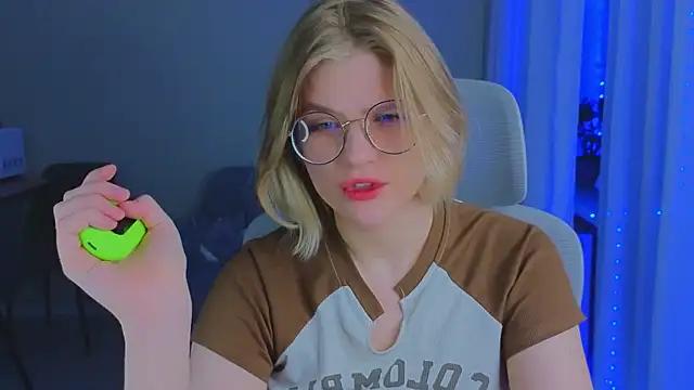 Mad beauty - checkout our excited streamers as they tease to their beloved melodies and slowly squirt for enjoyment to appease your wildest wishes.