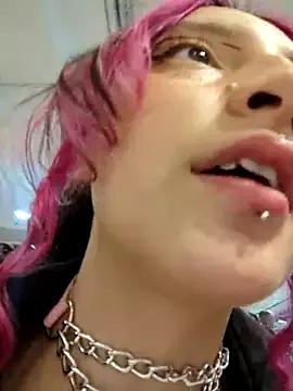 _Laary_Lily from StripChat is Freechat