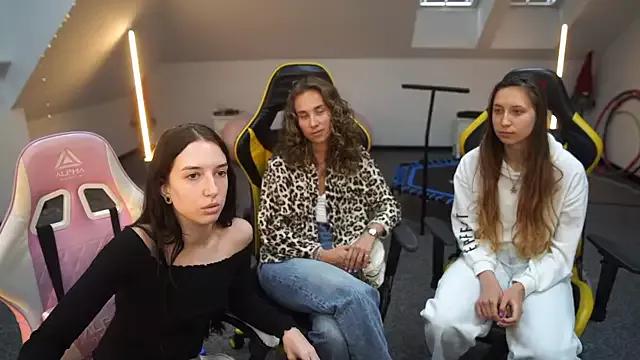 Mad beauty - checkout our excited streamers as they tease to their beloved melodies and slowly squirt for enjoyment to appease your wildest wishes.