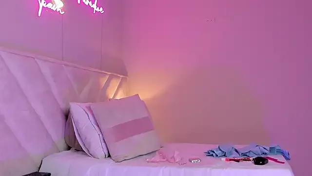 Mad beauty - checkout our excited streamers as they tease to their beloved melodies and slowly squirt for enjoyment to appease your wildest wishes.