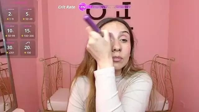 _Sarah_Honey_ from StripChat is Freechat
