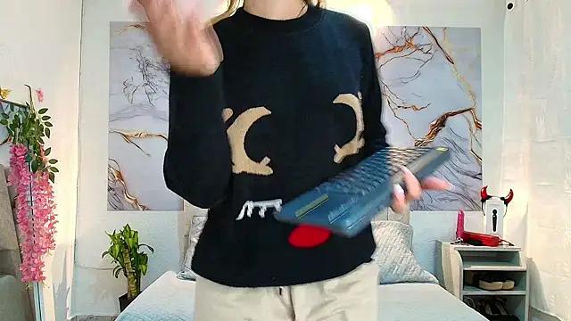 Mad beauty - checkout our excited streamers as they tease to their beloved melodies and slowly squirt for enjoyment to appease your wildest wishes.