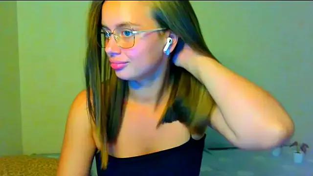 _tulipI8_Jess_beautiful from StripChat is Freechat
