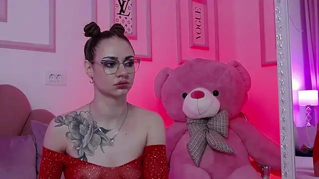 Mad beauty - checkout our excited streamers as they tease to their beloved melodies and slowly squirt for enjoyment to appease your wildest wishes.