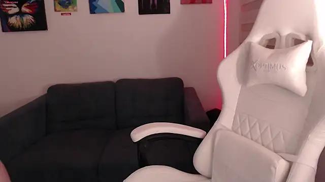Mad beauty - checkout our excited streamers as they tease to their beloved melodies and slowly squirt for enjoyment to appease your wildest wishes.