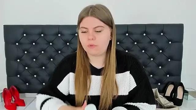 Mad beauty - checkout our excited streamers as they tease to their beloved melodies and slowly squirt for enjoyment to appease your wildest wishes.