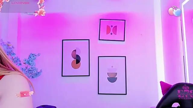 Agatha_luxx from StripChat