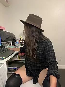 Akiramiyami from StripChat is Freechat