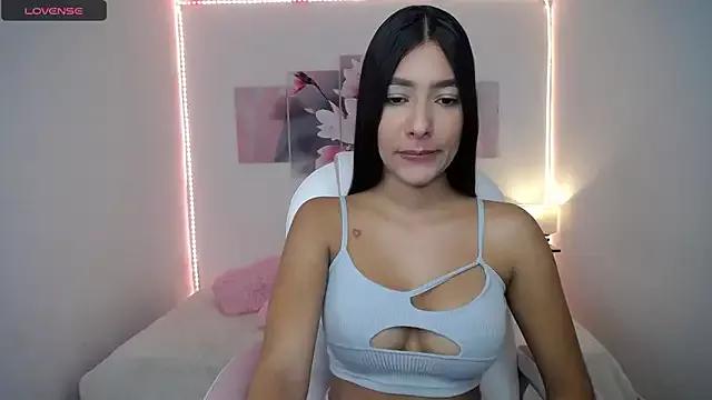 Alahia_11 from StripChat