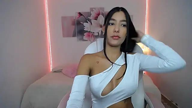 Alahia_11 from StripChat