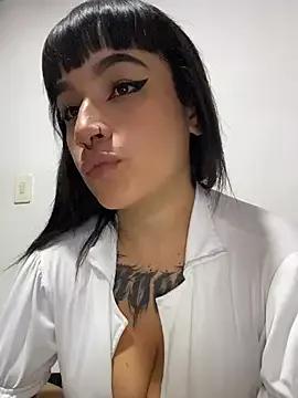 Alana_Arang from StripChat is Freechat