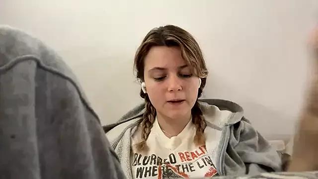 AlanaPostell from StripChat is Freechat