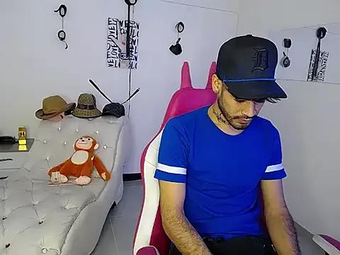 Alejo_Big1 from StripChat is Freechat