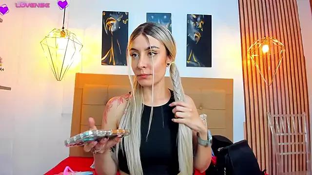 Mad beauty - checkout our excited streamers as they tease to their beloved melodies and slowly squirt for enjoyment to appease your wildest wishes.