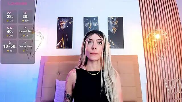 alesziarose from StripChat is Freechat